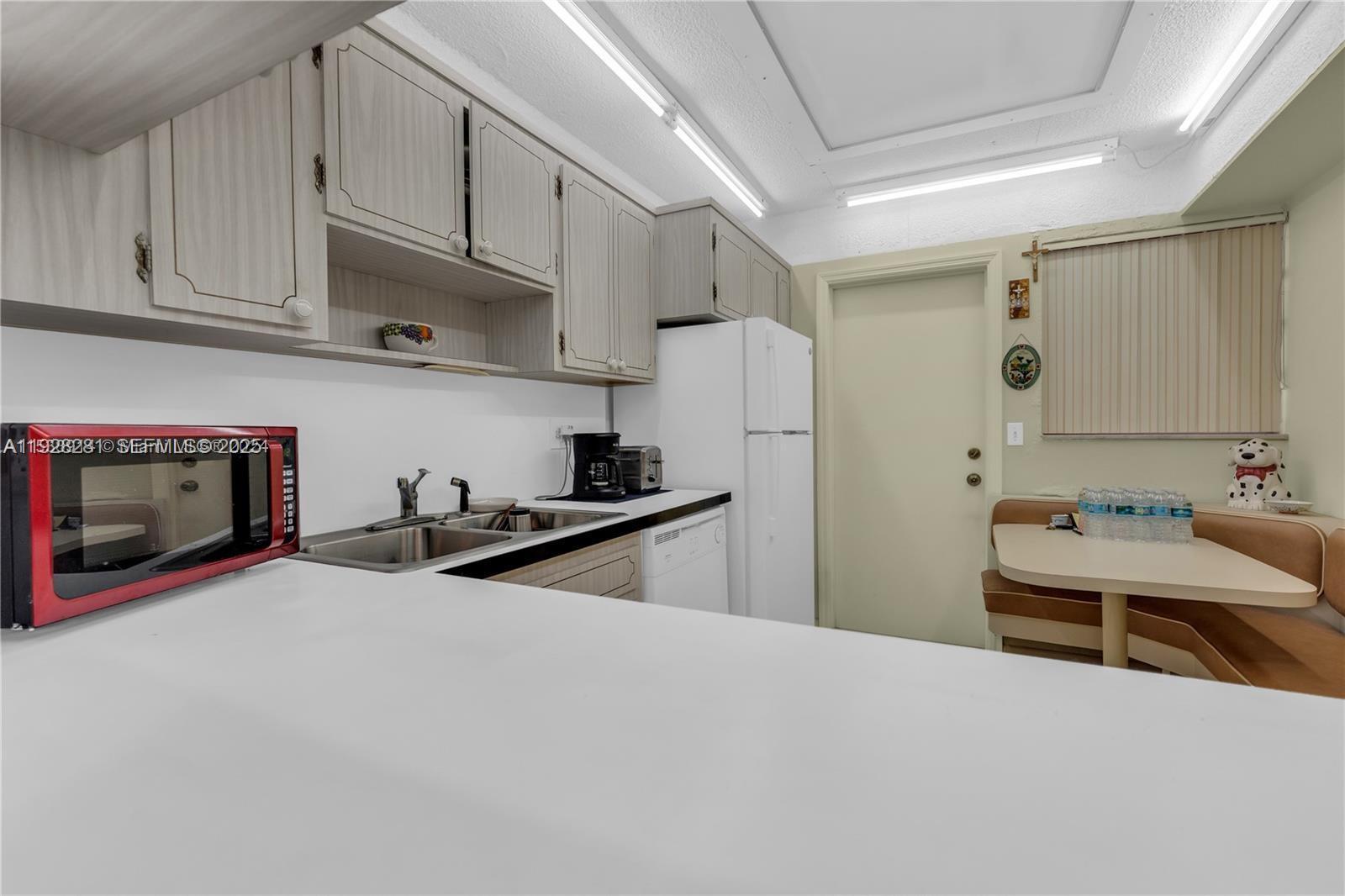 215 SE 3rd Ave # 407B, Hallandale Beach FL 33009 photo 4