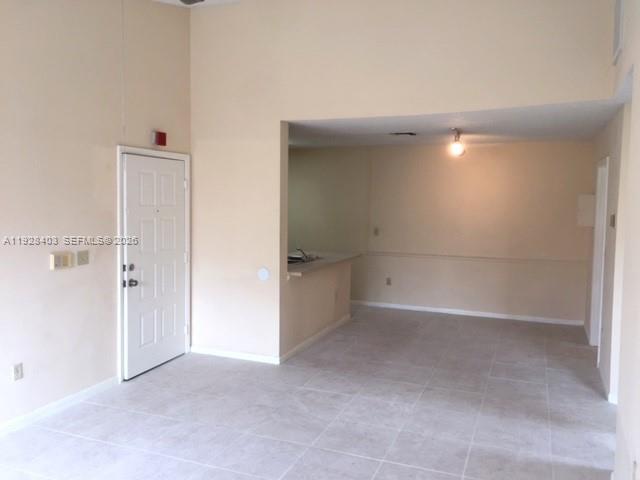 18324 NW 68 # H, Hialeah FL 33015 photo 2