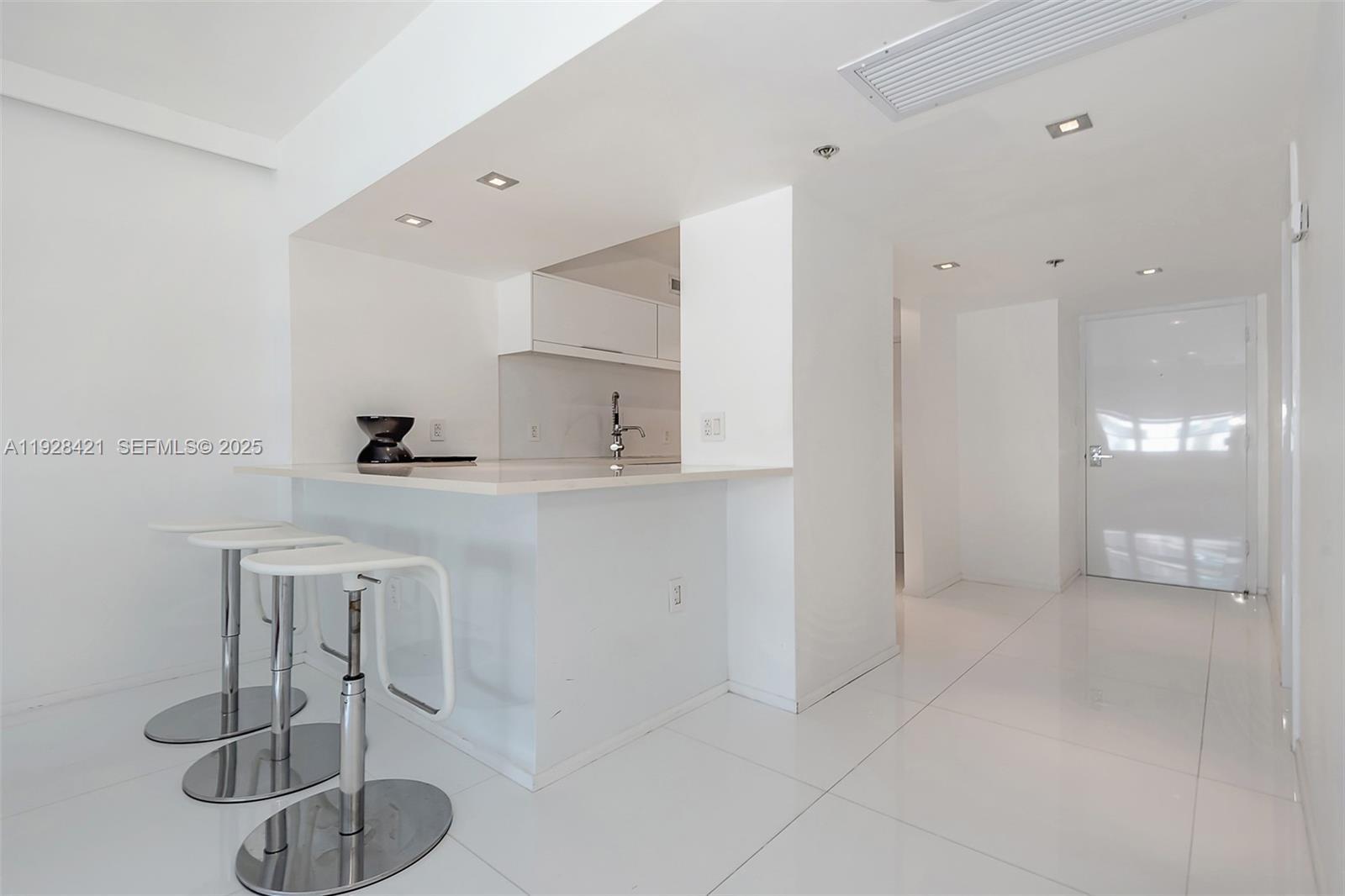 100 Lincoln Rd # 839, Miami Beach FL 33139 photo 3