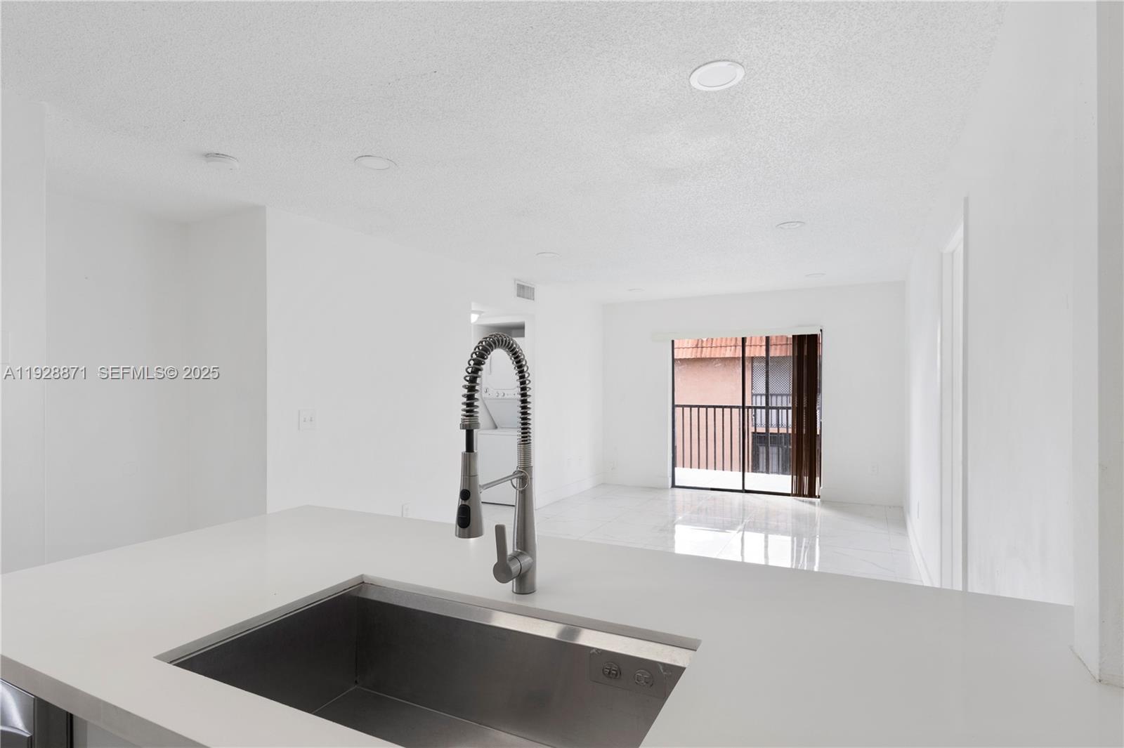 6580 W 27th Ct # 21, Hialeah FL 33016 photo 5