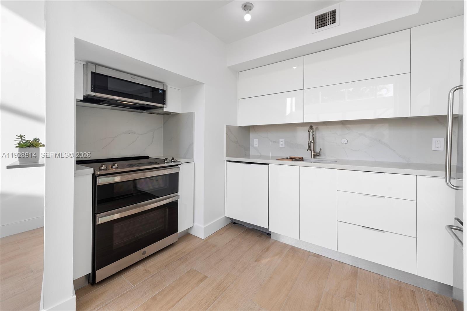 221 Jefferson Ave # 2, Miami Beach FL 33139 photo 3