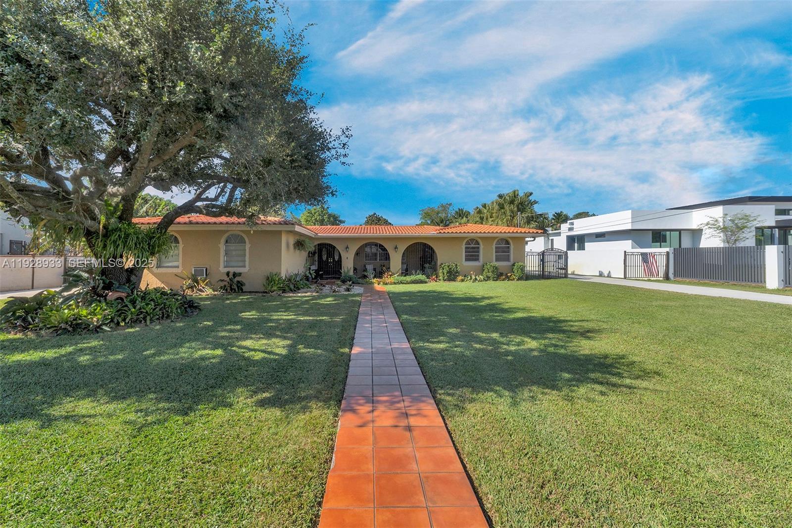 50 SW 130th Ave, Miami FL 33184 photo 2