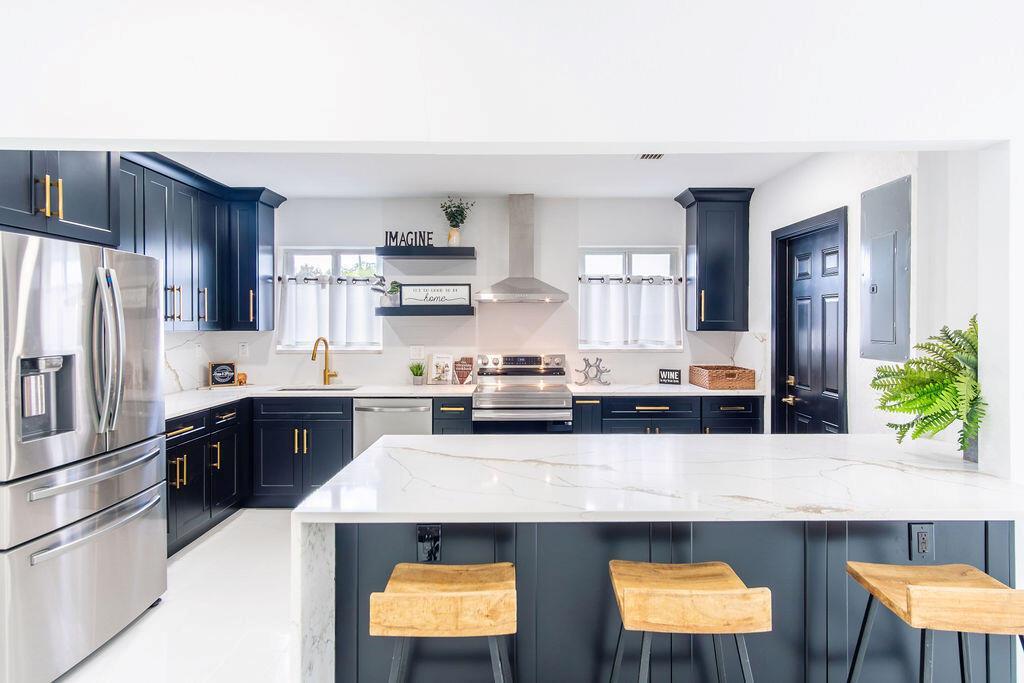 6370 Plunkett Street, Hollywood FL 33023