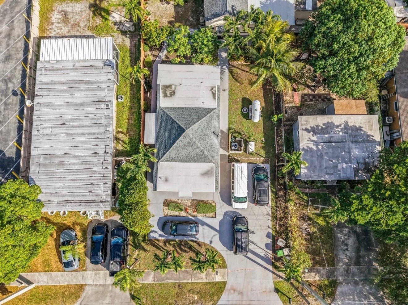 117 SW 1st Avenue, Hallandale Beach FL 33009 photo 4