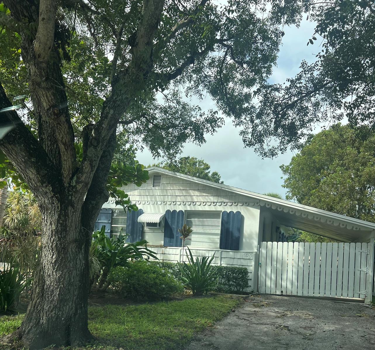 700 N Hepburn Avenue N, Jupiter FL 33458