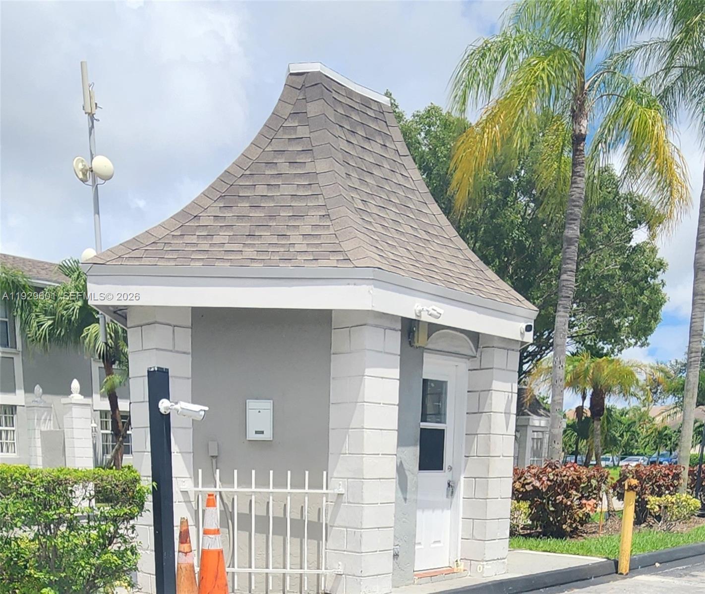 466 NE 210th Cir Ter # 10, Miami FL 33179 photo 2