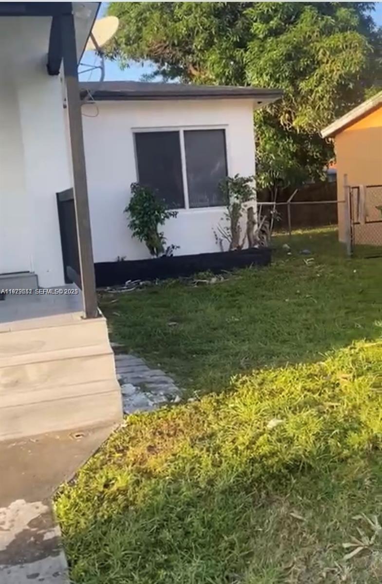 3085 NW 51st St, Miami FL 33142 photo 2