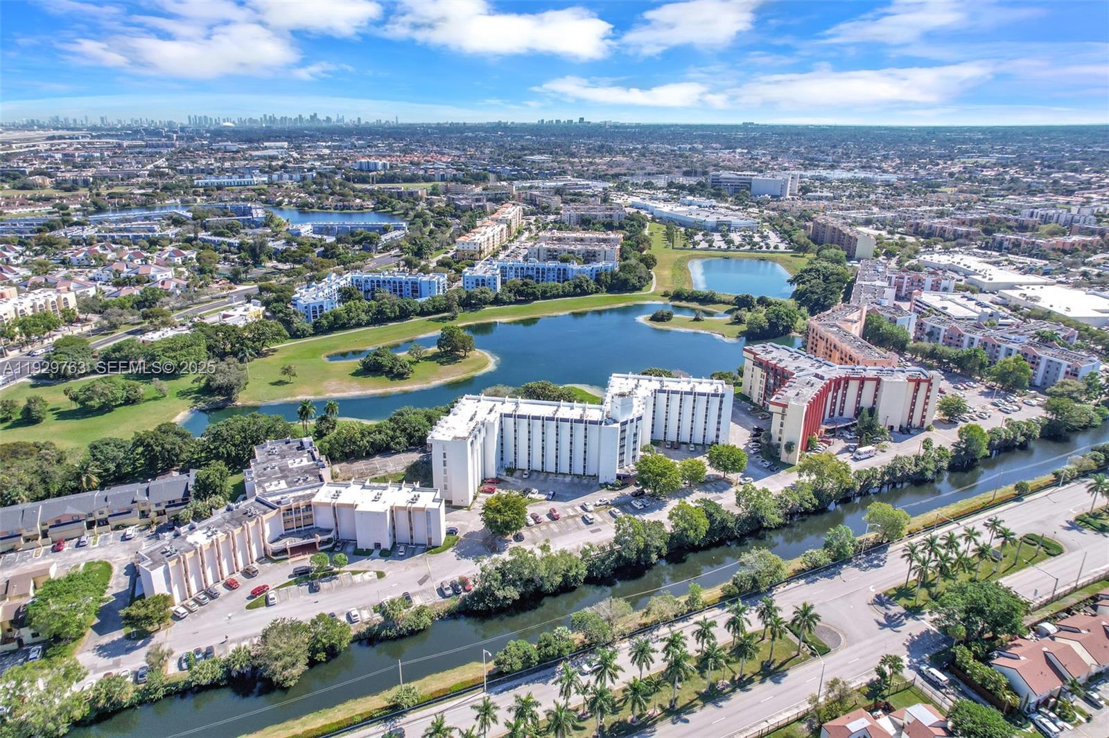 9682 Fontainebleau Blvd # 306, Miami FL 33172 photo 3
