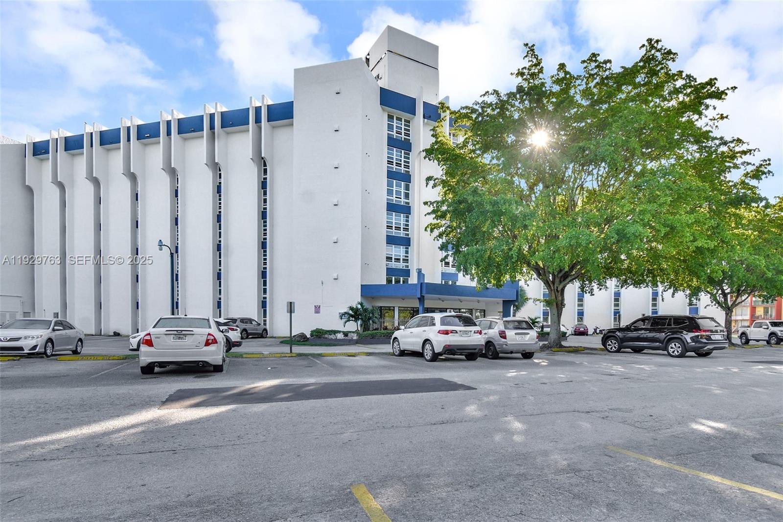 9682 Fontainebleau Blvd # 306, Miami FL 33172 photo 5