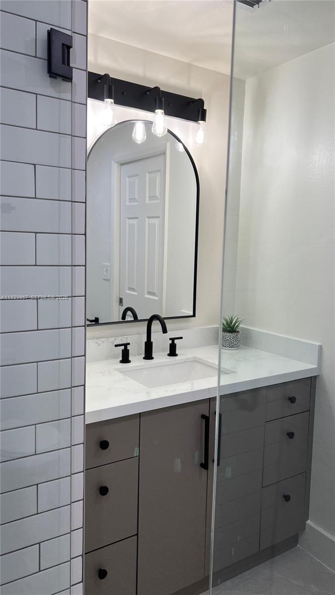 8000 N Nob Hill Rd # 204, Tamarac FL 33321 photo 3