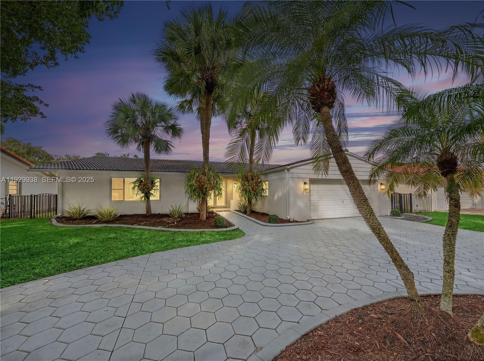 8451 Dundee Ter, Miami Lakes FL 33016 photo 3