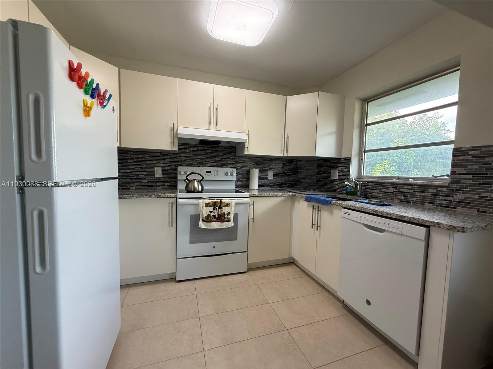 900 Tallwood Ave # 306, Hollywood FL 33021 photo 3