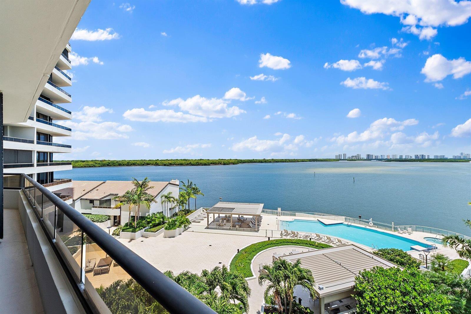 100 Lakeshore Drive # 457, North Palm Beach FL 33408