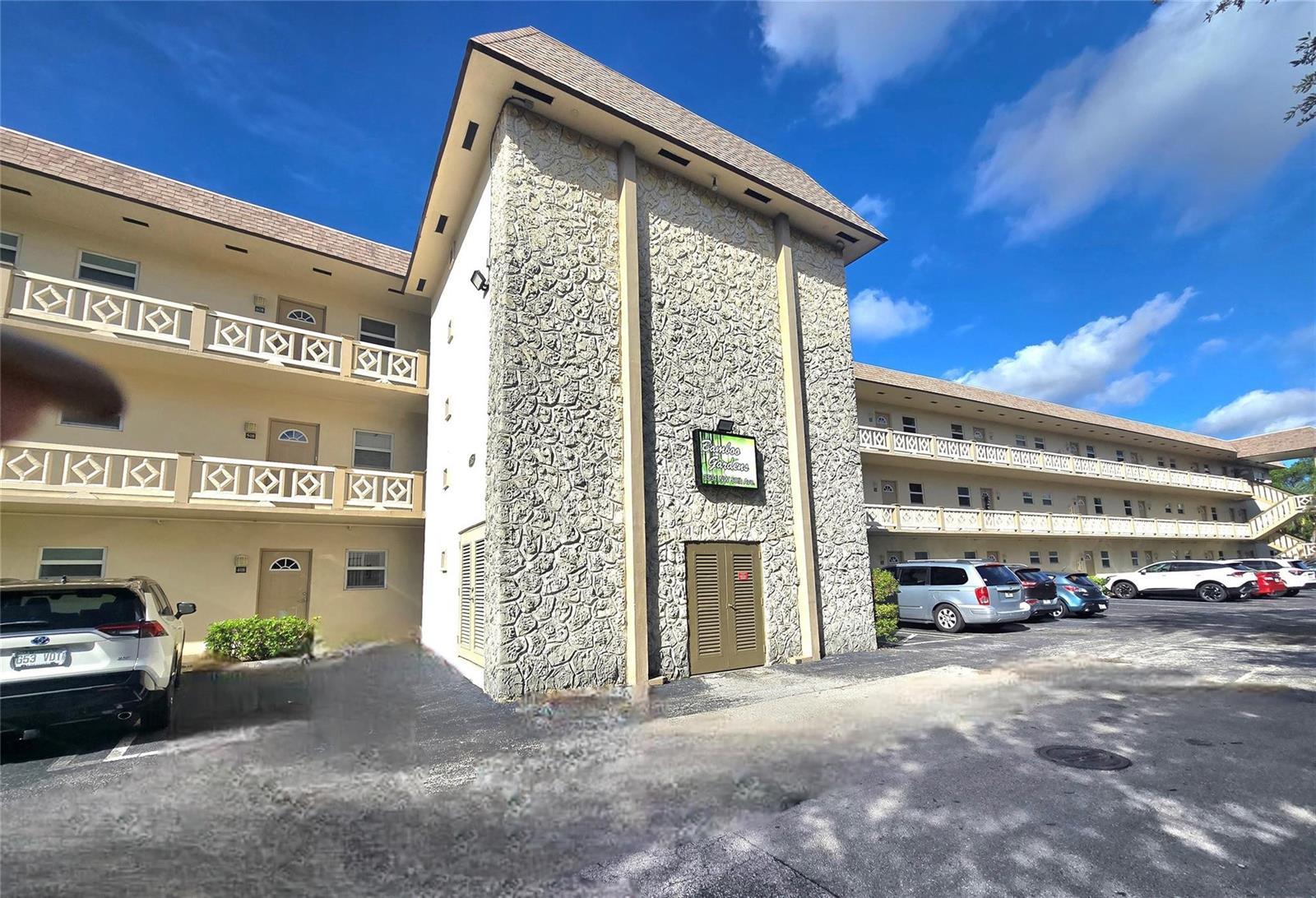 3531 NW 50th Avenue # 609, Lauderdale Lakes FL 33319