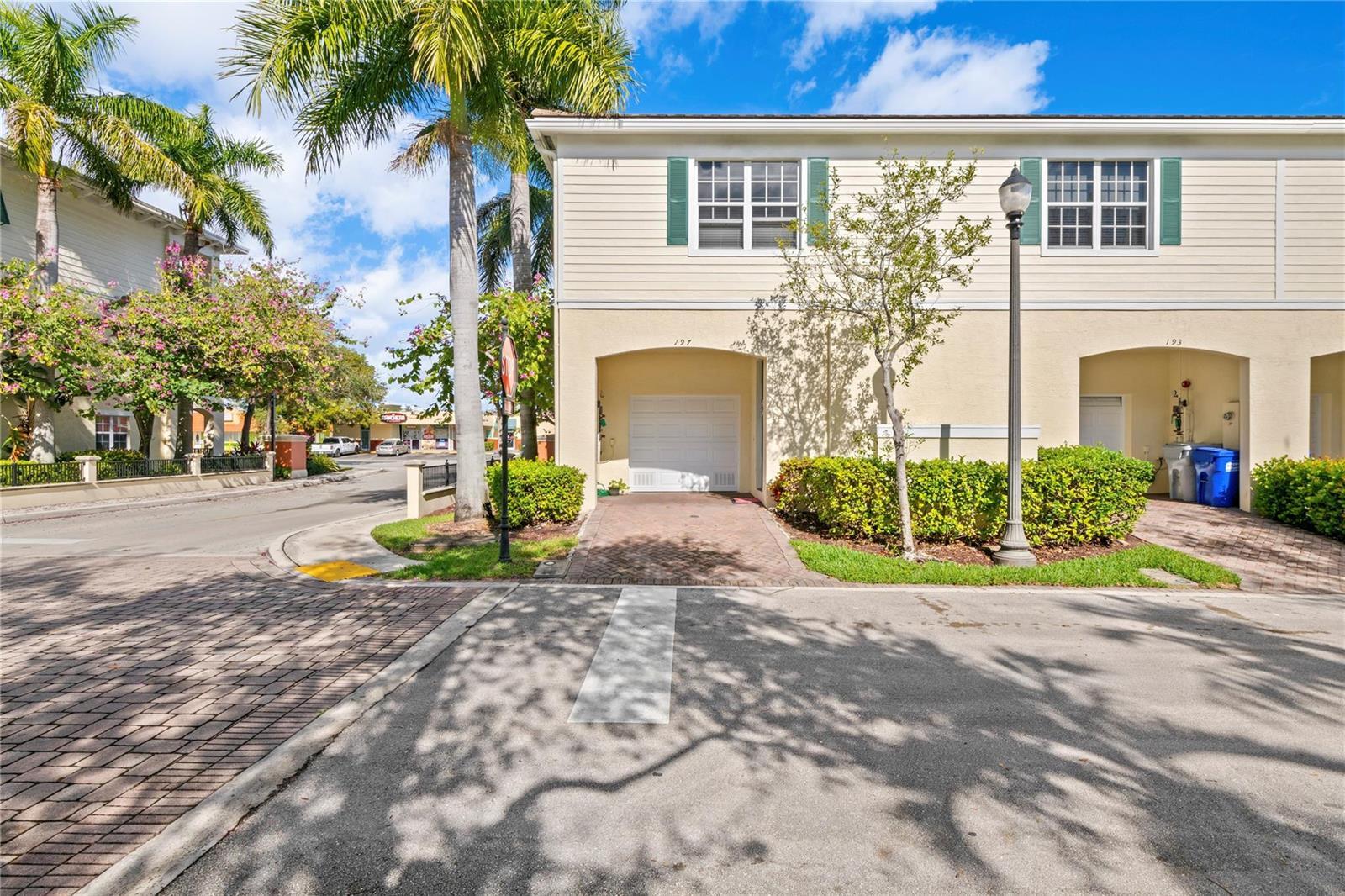 197 SW 6th Place # 197, Pompano Beach FL 33060