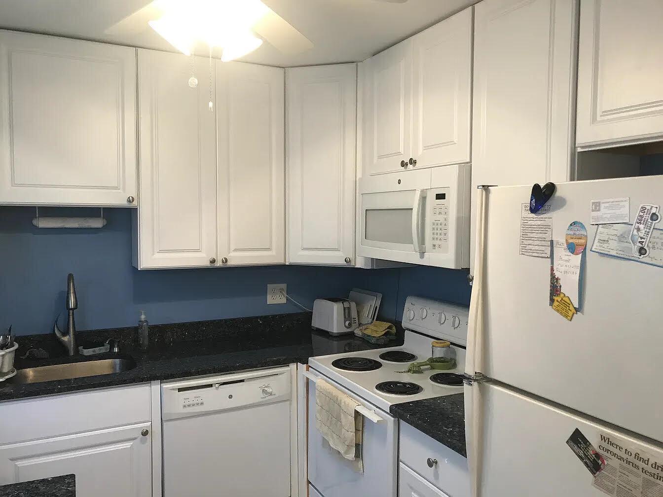 596 Saxony M, Delray Beach FL 33446 photo 3