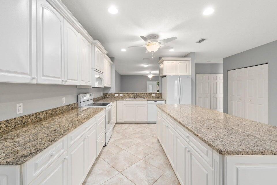 2087 SE Wild Meadow Circle, Port St. Lucie FL 34952 photo 3