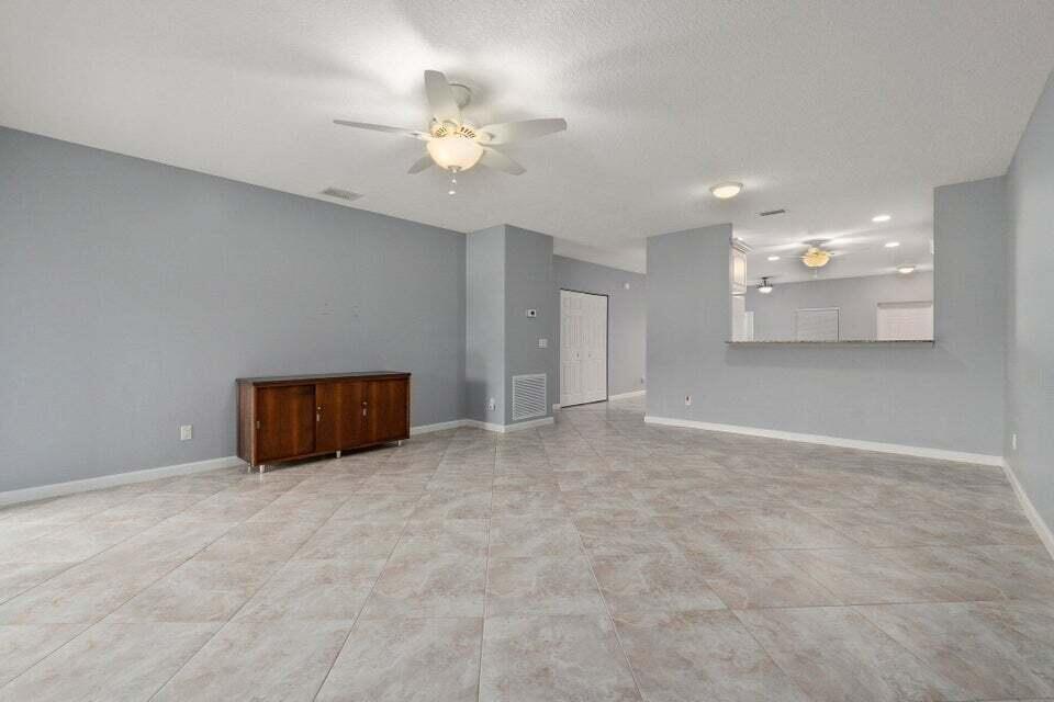 2087 SE Wild Meadow Circle, Port St. Lucie FL 34952 photo 4