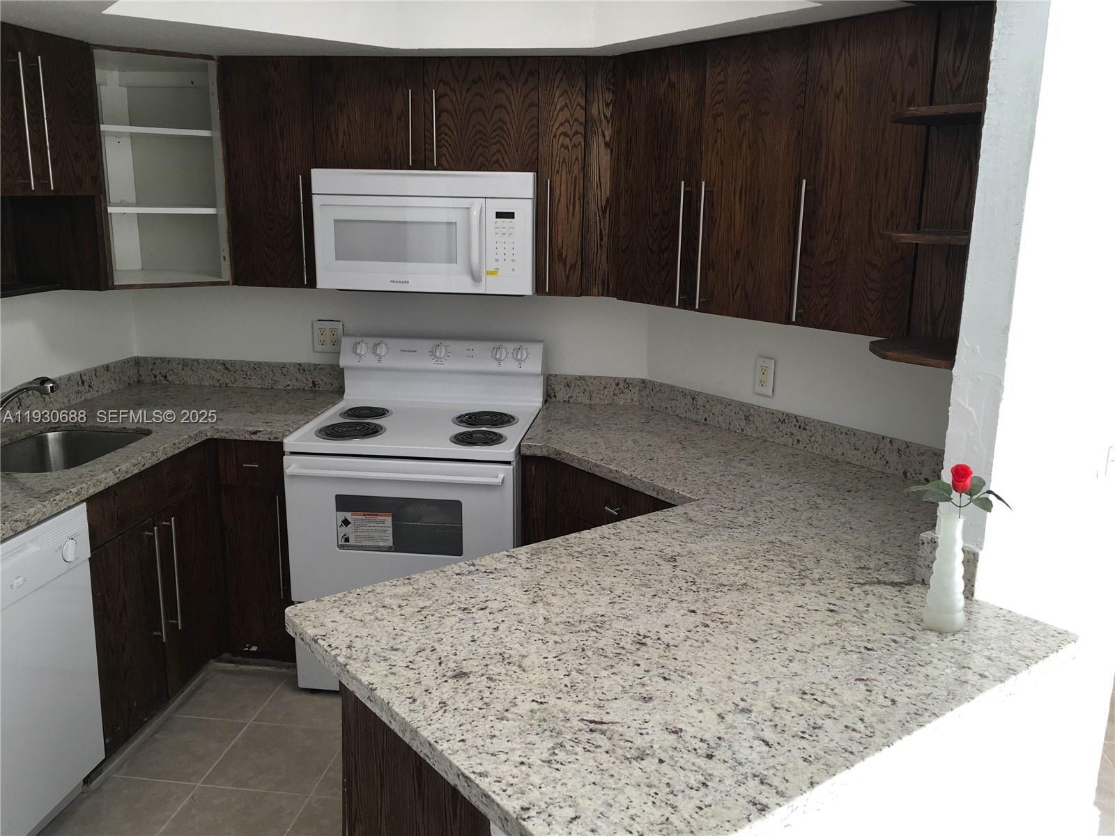 8255 Lake Dr # 206, Doral FL 33166