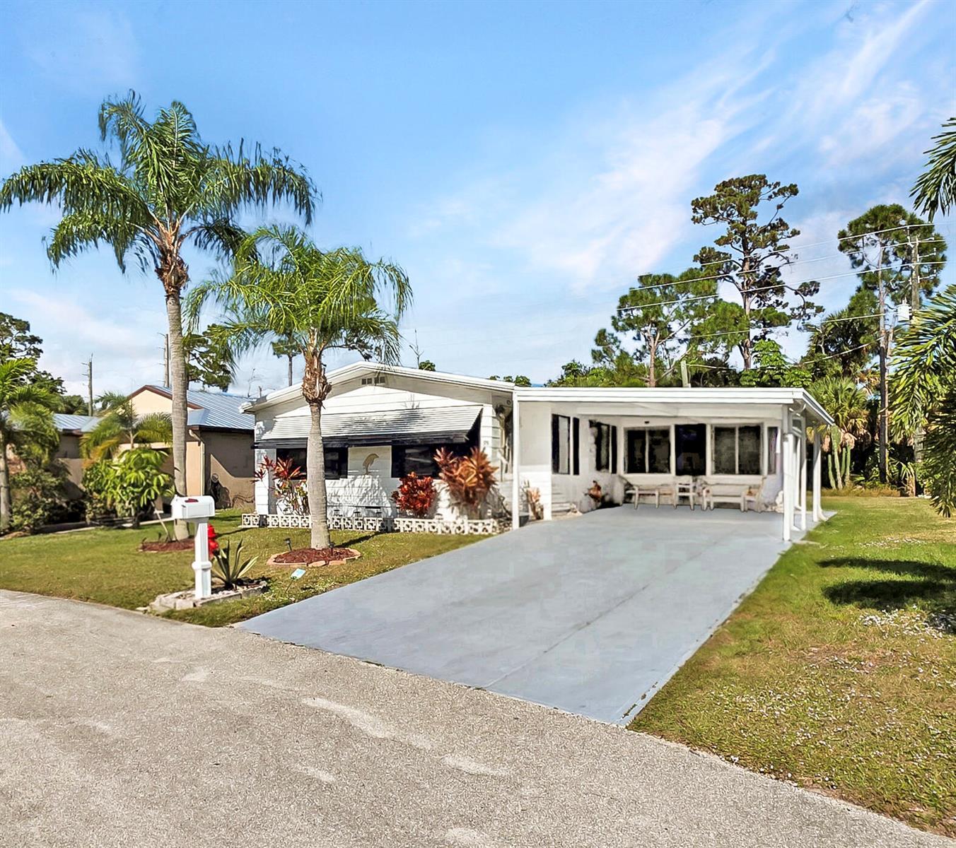 35 Flores Del Norte, Fort Pierce FL 34951 photo 2
