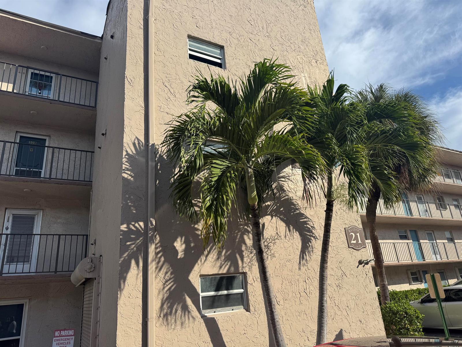 725 Lori Drive # 107, Palm Springs FL 33461 photo 2