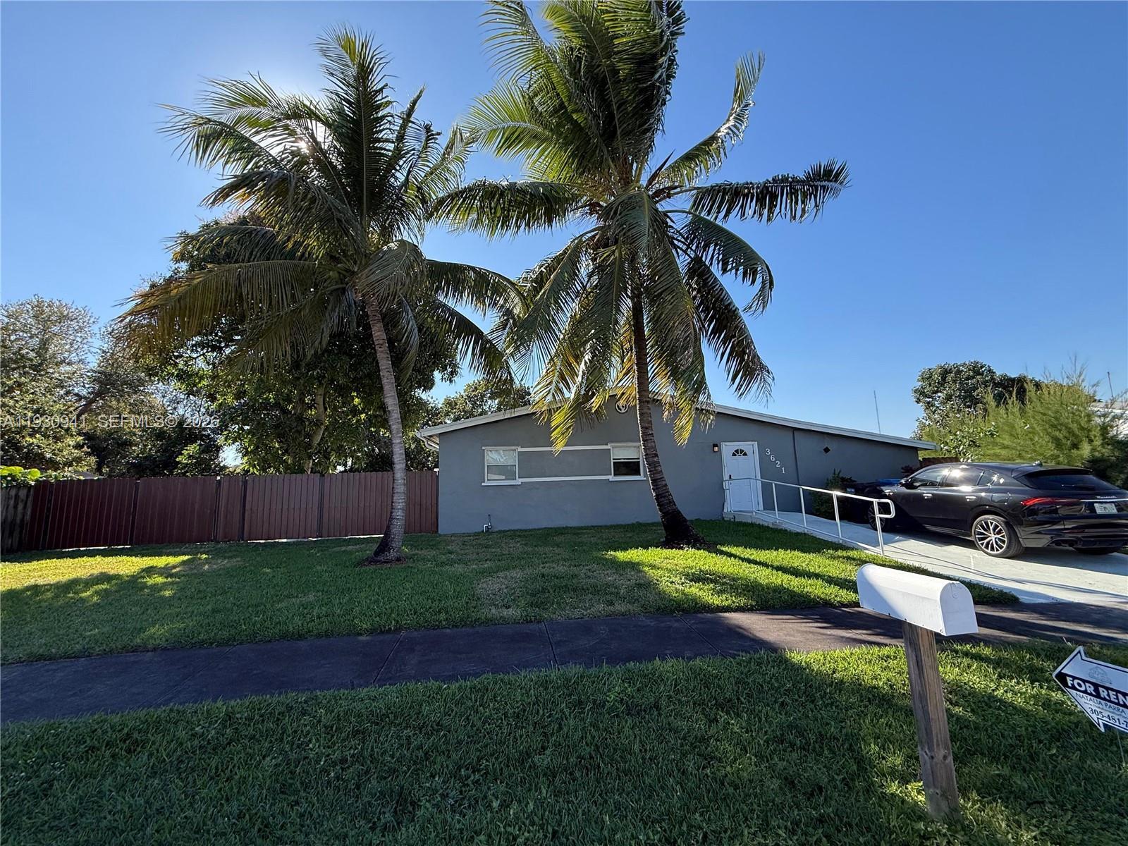 3621 SW 35th St, West Park FL 33023 photo 4