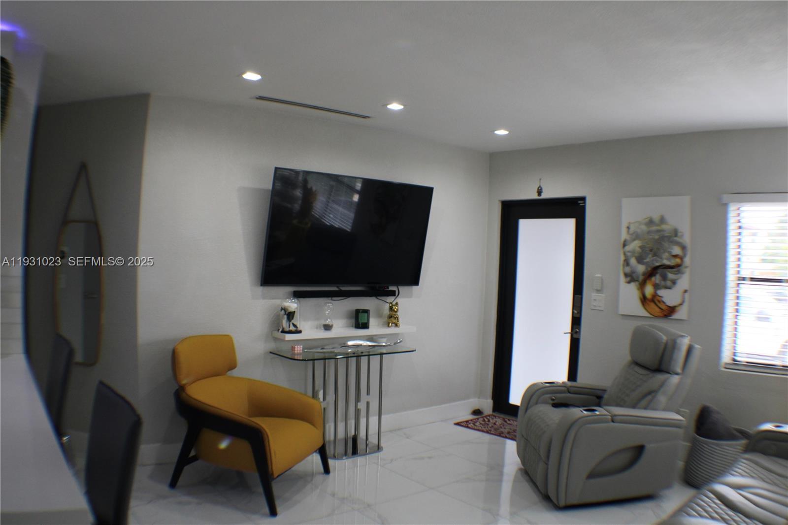 171 E 56th St, Hialeah FL 33013 photo 3