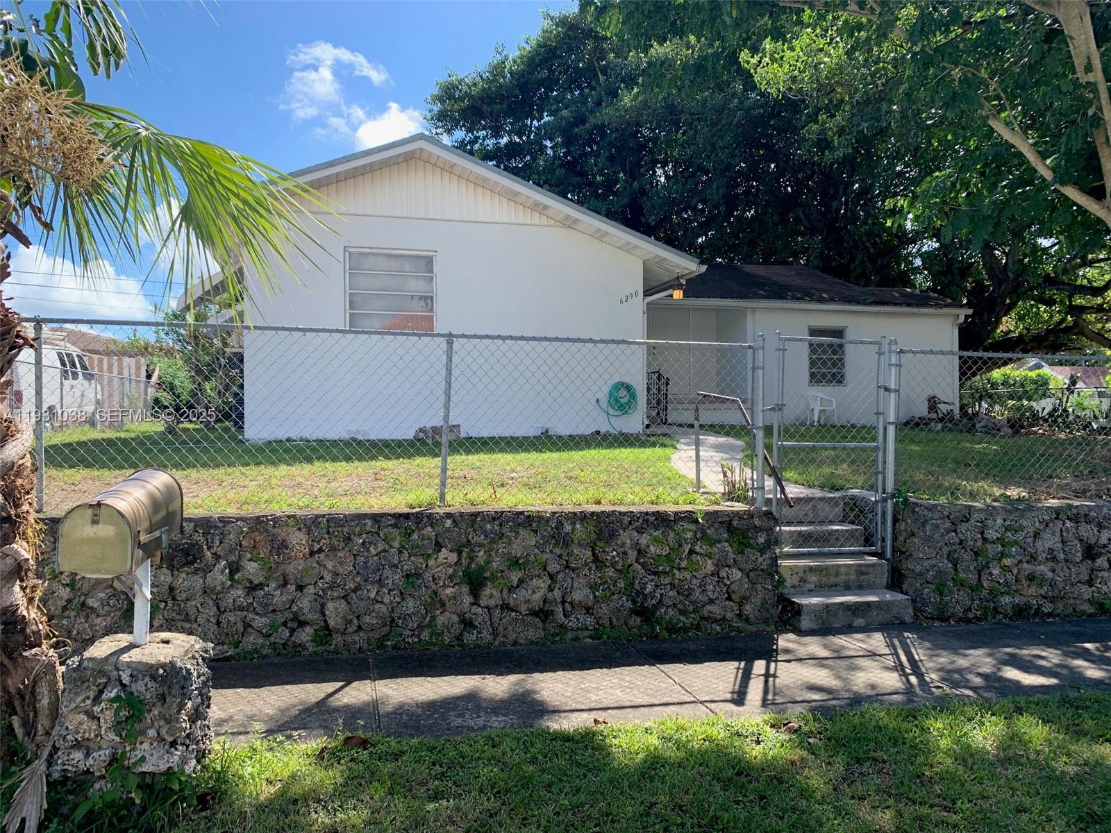 6290 SW 39th St # 0, Miami FL 33155