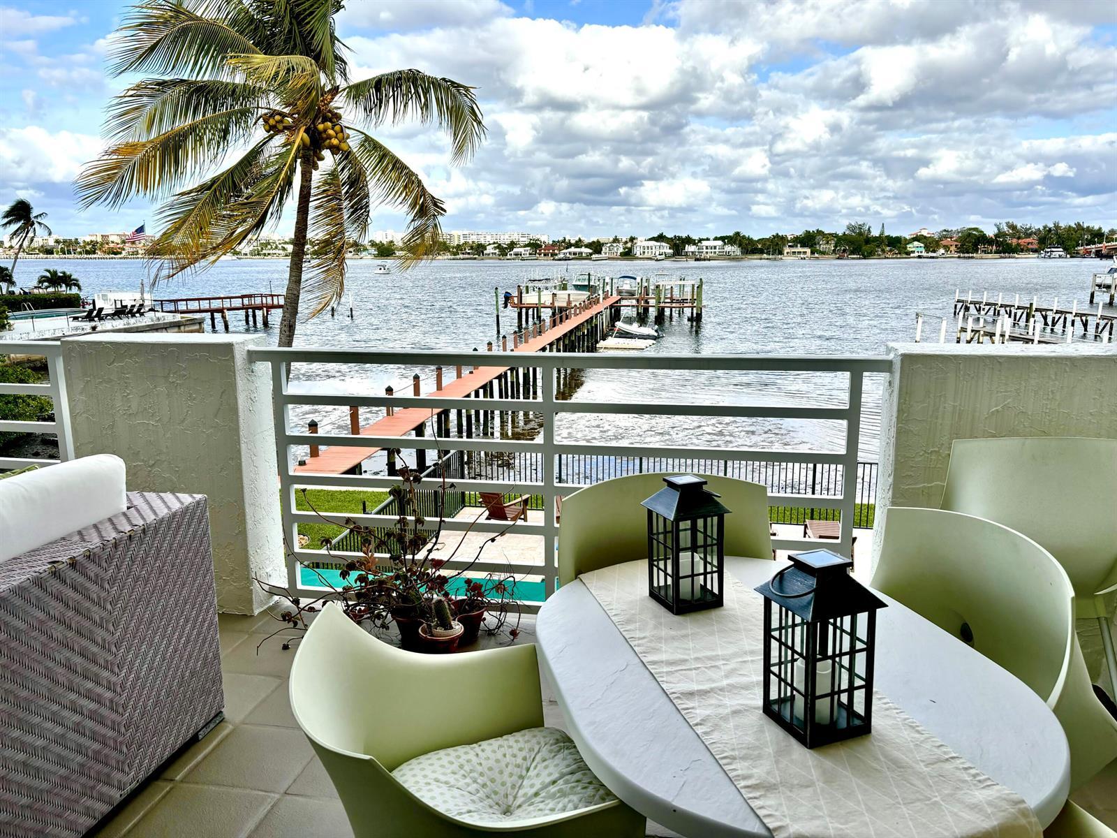328 N Lake Drive N, Lantana FL 33462 photo 4