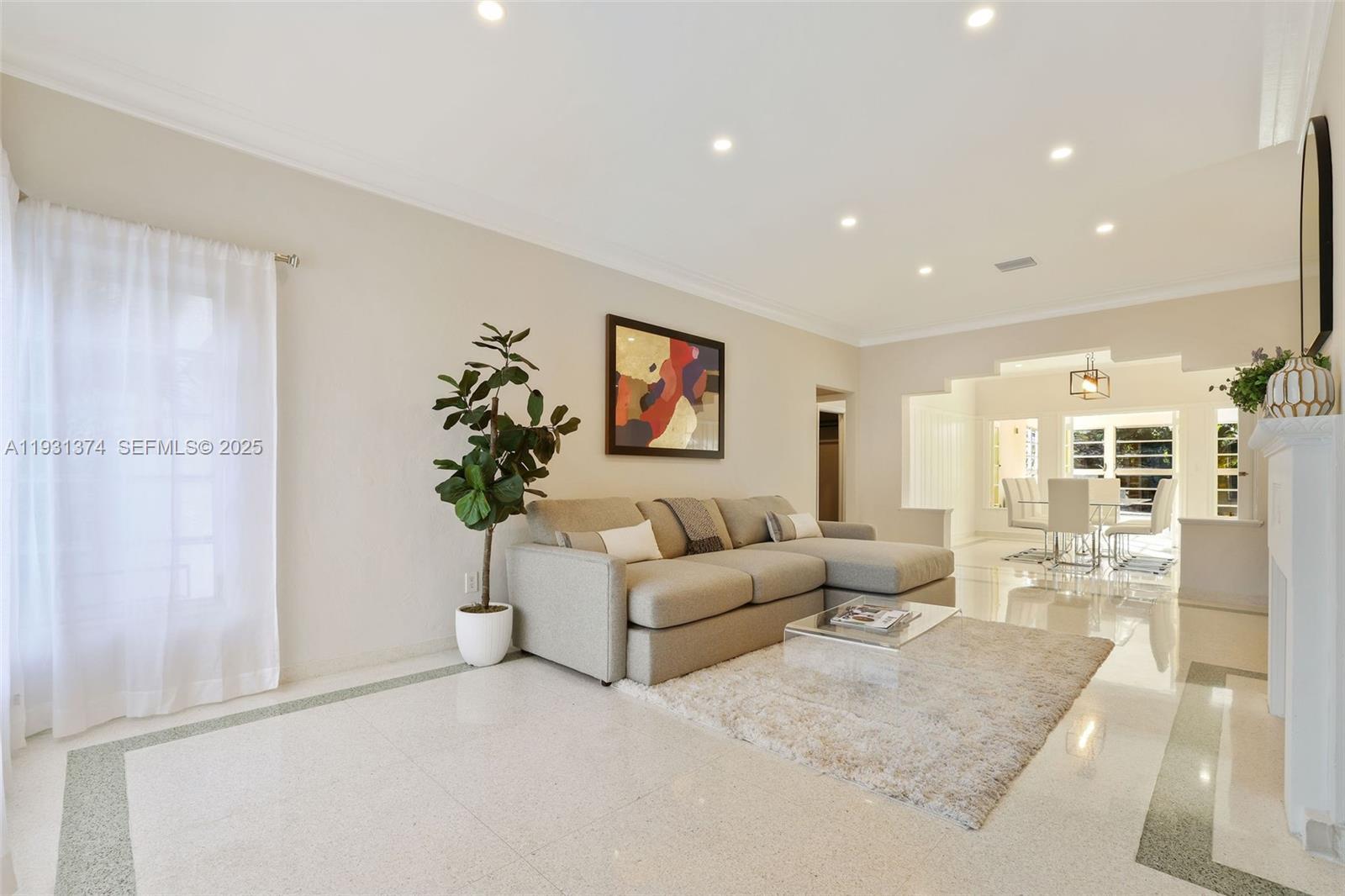 3760 Royal Palm Ave, Miami Beach FL 33140 photo 2