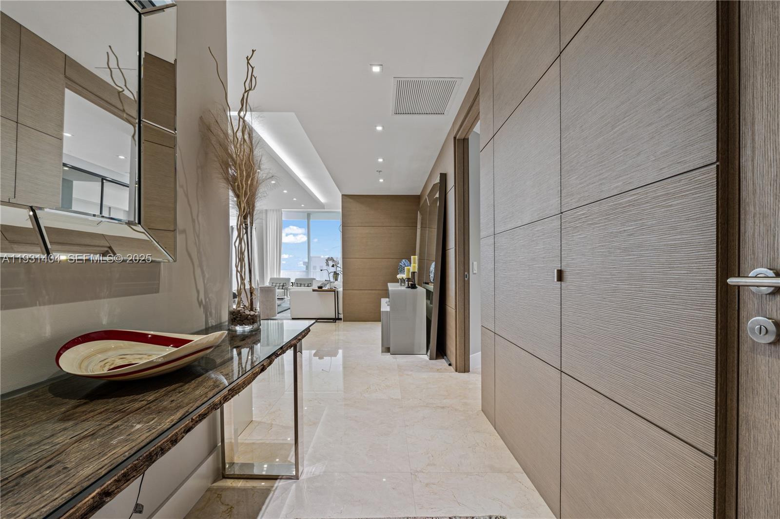 17301 Biscayne Blvd # 5, North Miami Beach FL 33160 photo 4