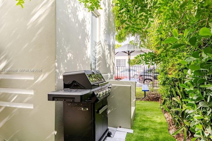1020 6th St, Miami Beach FL 33139 photo 4
