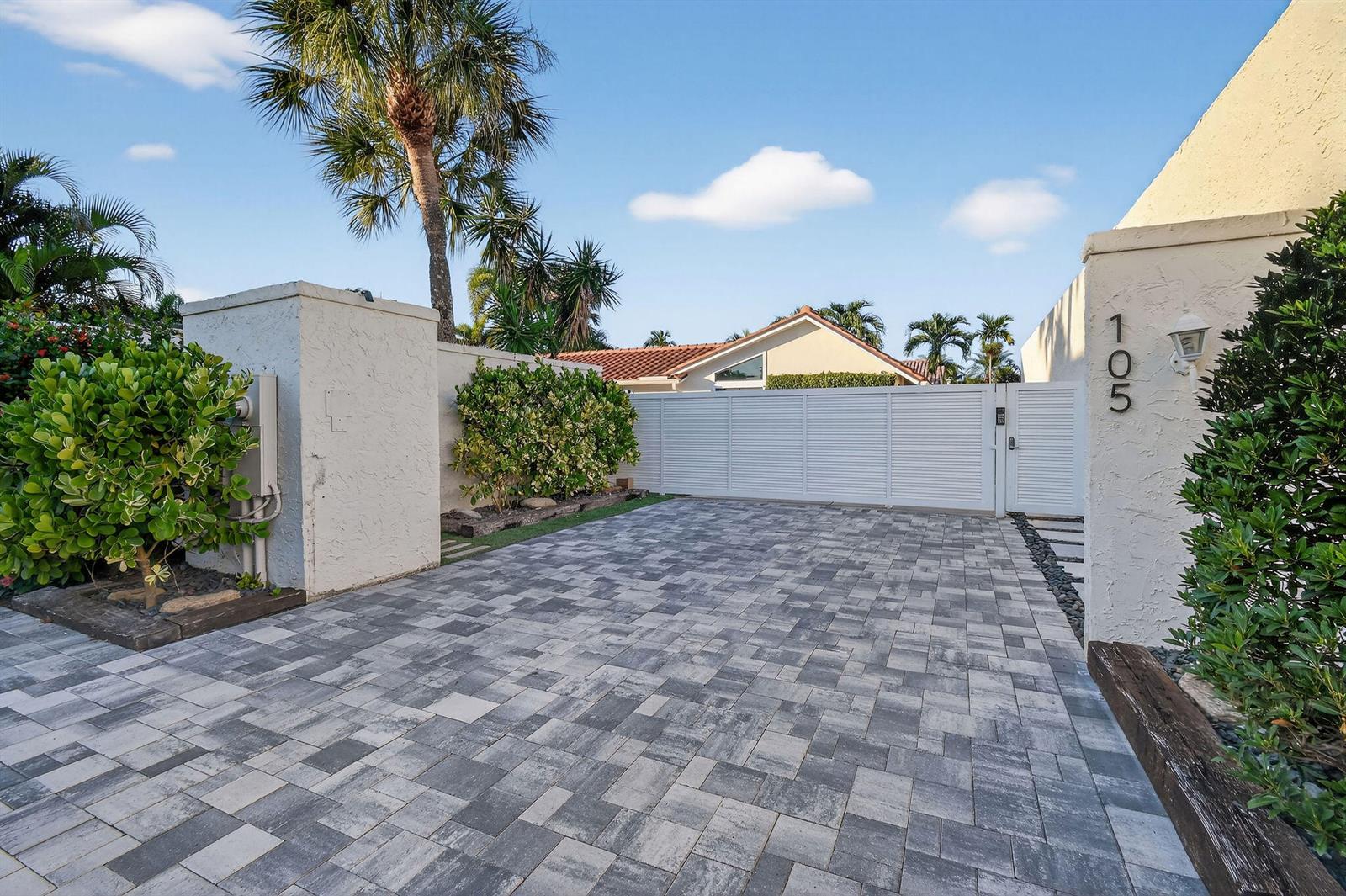 105 W Tarpon Lane, Jupiter FL 33477 photo 4