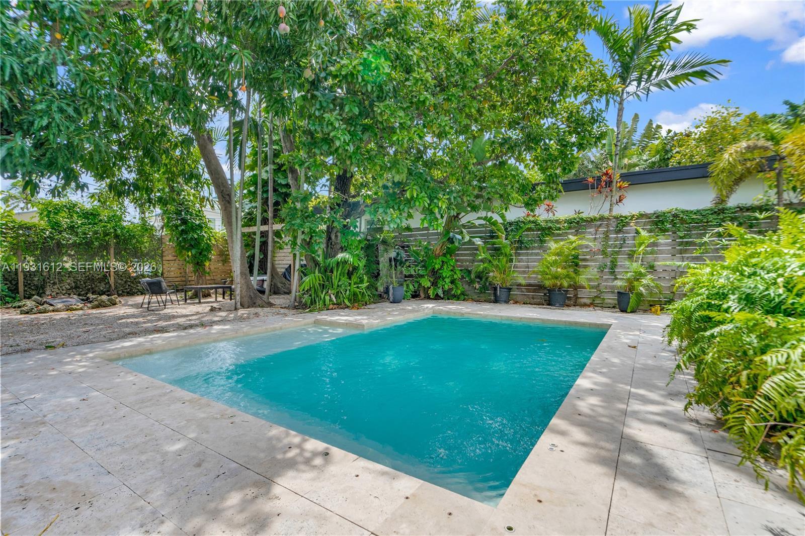 419 SW 30th Rd, Miami FL 33129 photo 2