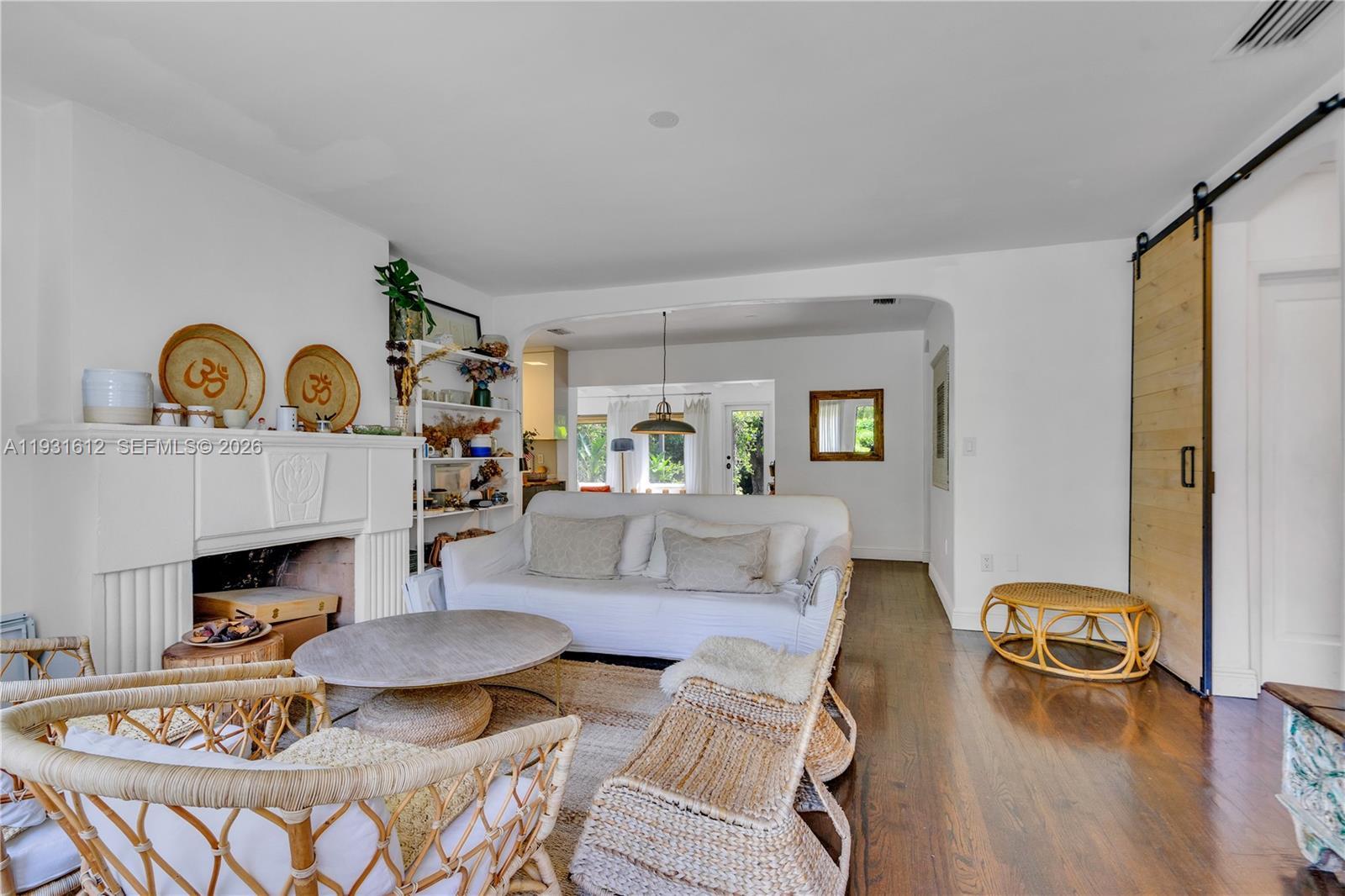 419 SW 30th Rd, Miami FL 33129 photo 4