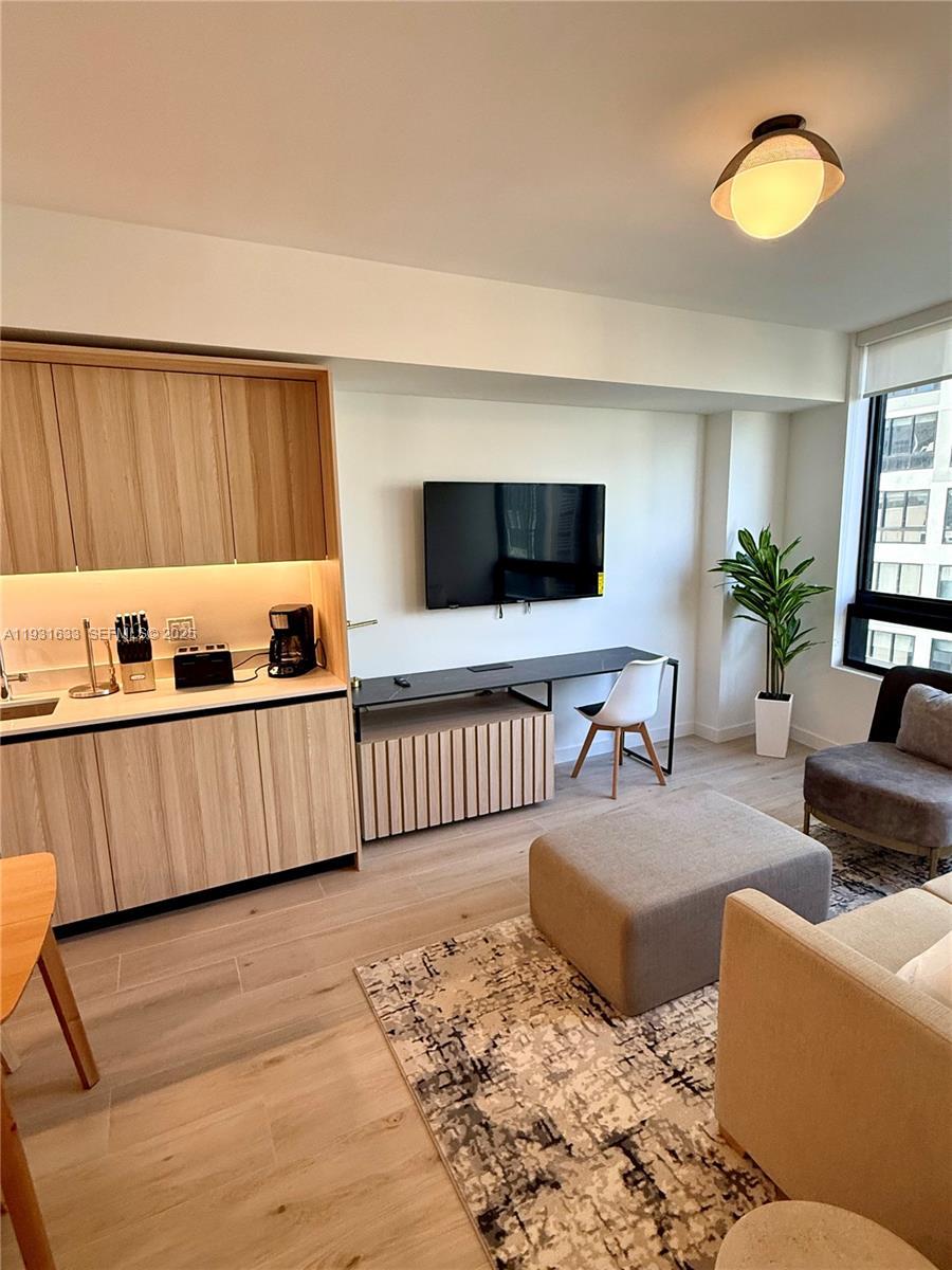 225 N Miami Ave # 1604, Miami FL 33128 photo 4