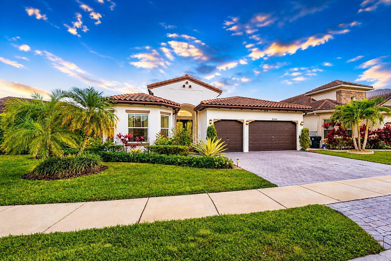 9240 Greenspire Lane, Lake Worth FL 33467 photo 2