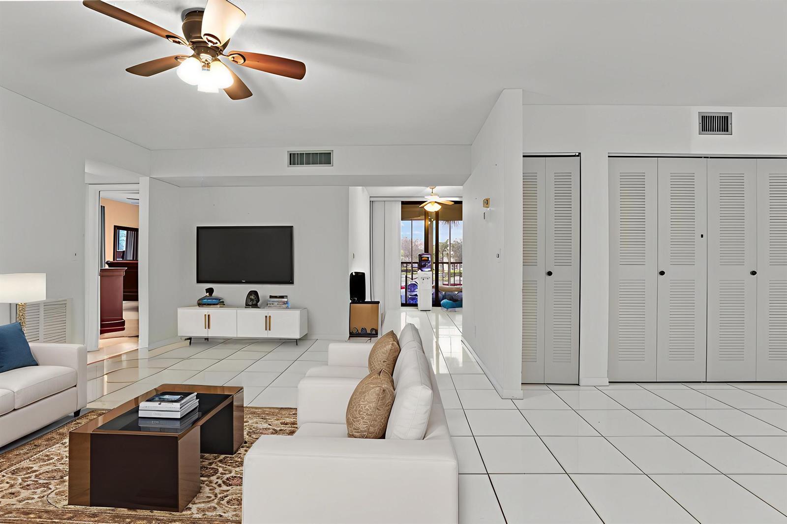 5280 Las Verdes Circle # 219, Delray Beach FL 33484 photo 5