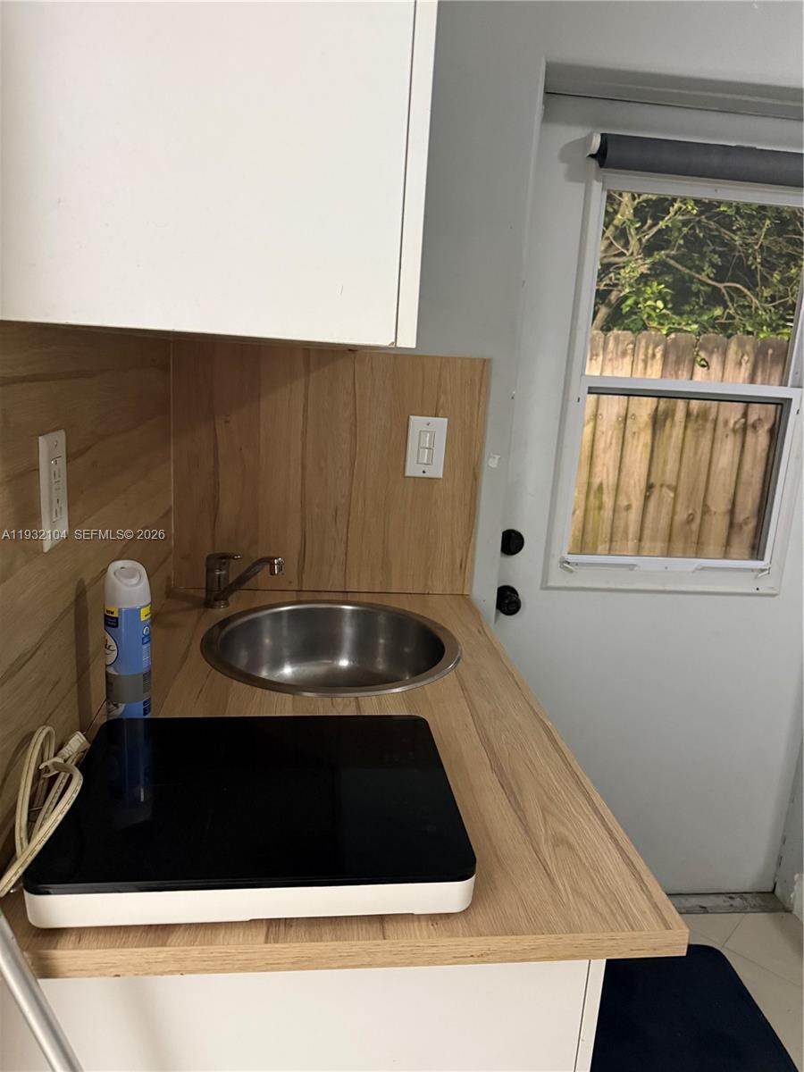 17199 NE 2nd Ct # 1, North Miami Beach FL 33162 photo 2