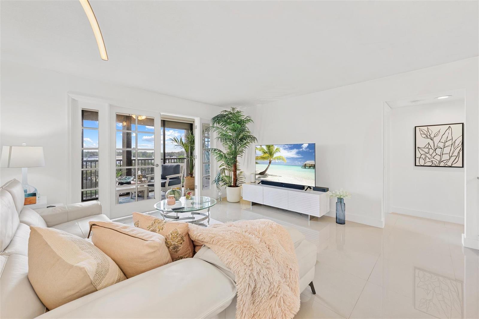 2202 S Cypress Bend Drive # 606, Pompano Beach FL 33069 photo 5