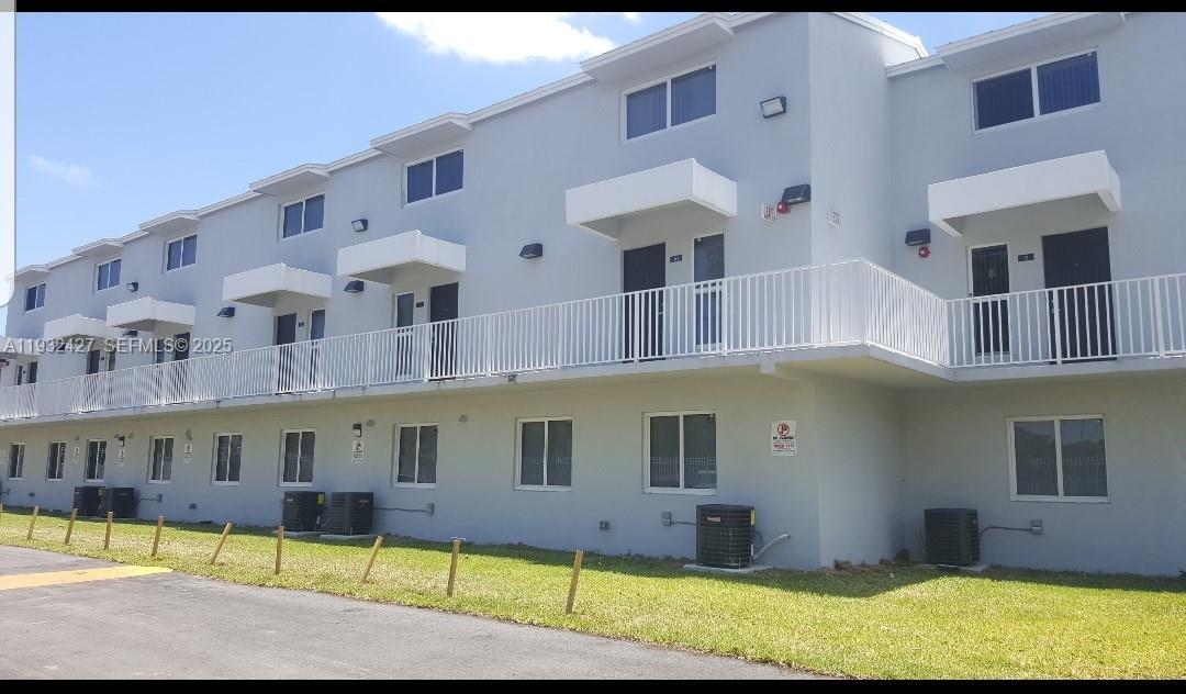 1999 NW 5th Pl # 7, Miami FL 33136
