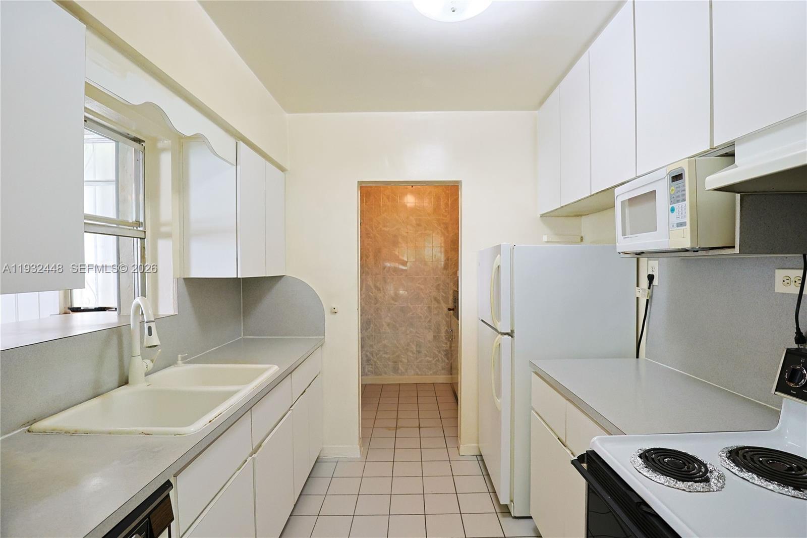 8235 SW 62nd Pl, Miami FL 33143 photo 3