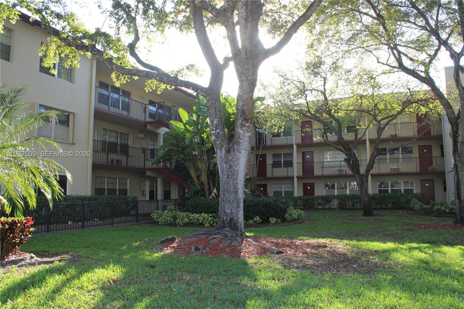 200 SW 132nd Way # 104L, Pembroke Pines FL 33027 photo 2