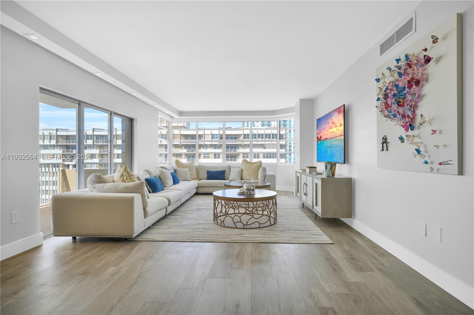 1985 S Ocean Dr # 17F, Hallandale Beach FL 33009
