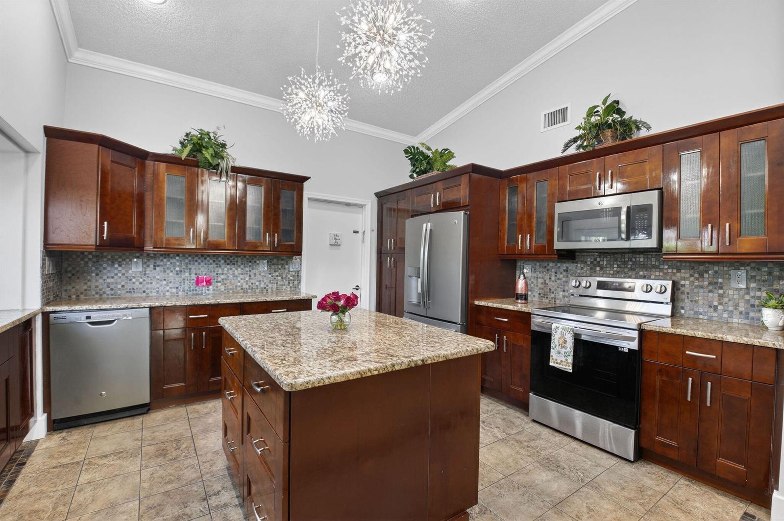 1290 NW 21st Terrace, Delray Beach FL 33445 photo 2