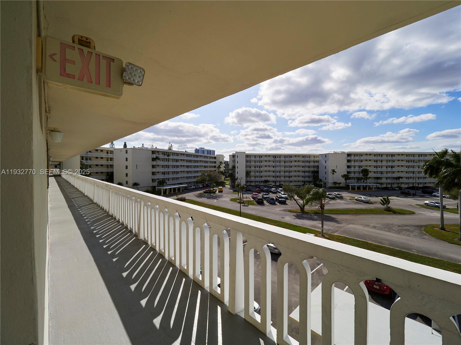 2861 Leonard Dr # F412, Aventura FL 33160 photo 3