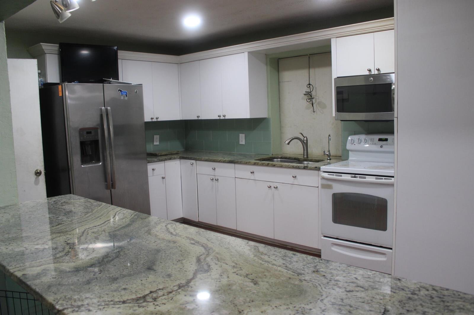 2842 Somerset Road Road, Lake Worth FL 33462 photo 2