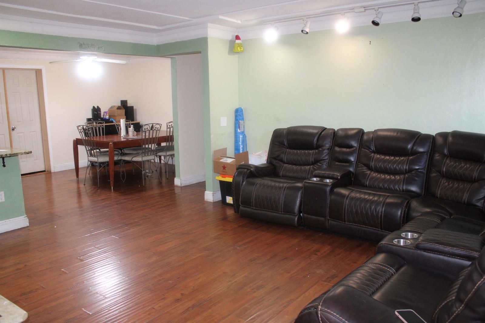 2842 Somerset Road Road, Lake Worth FL 33462 photo 5