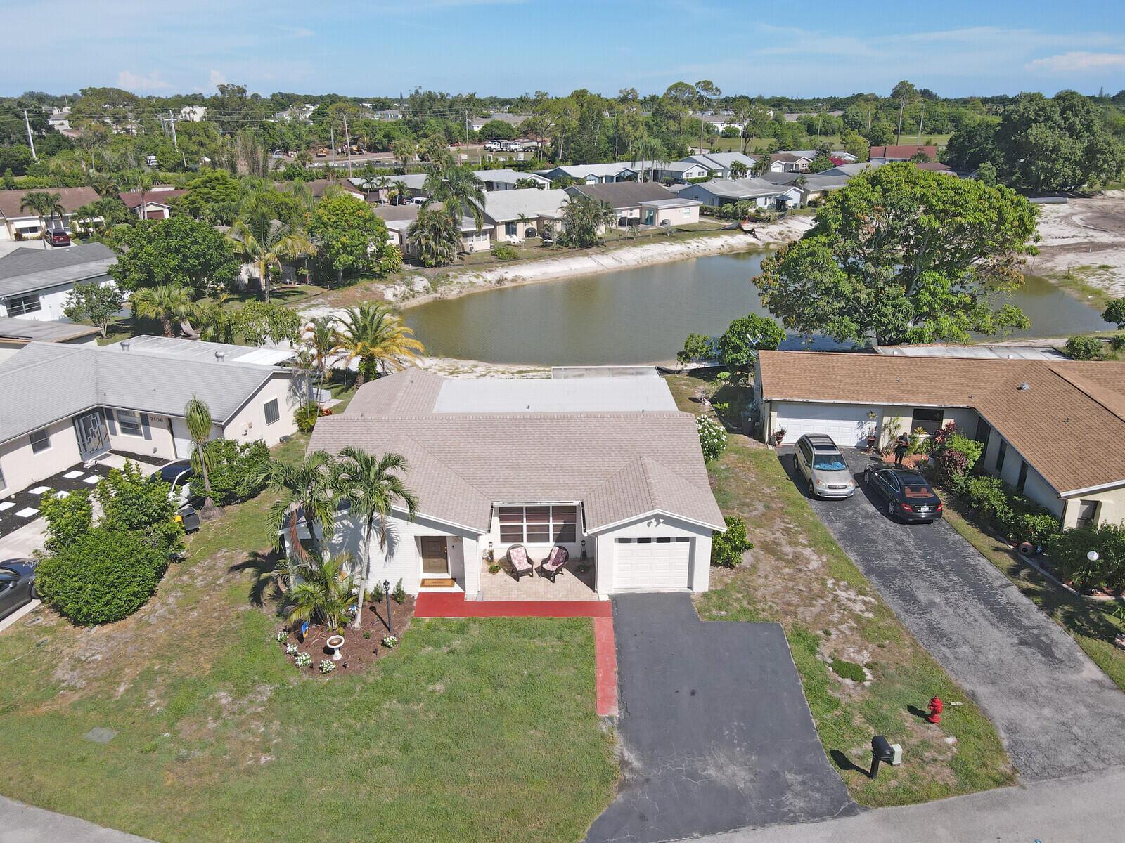 7116 Pine Bluff Drive, Lake Worth FL 33467 photo 2