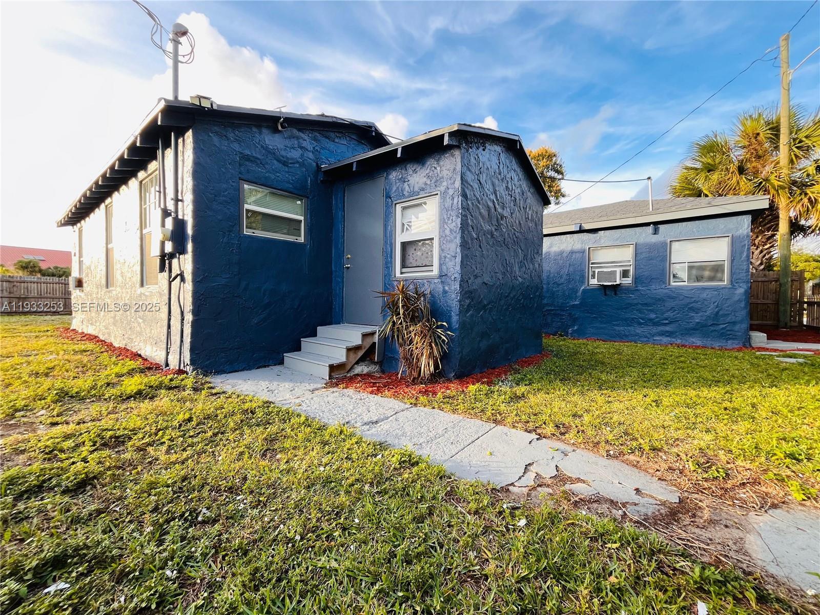 1927 Windsor Ave, West Palm Beach FL 33407